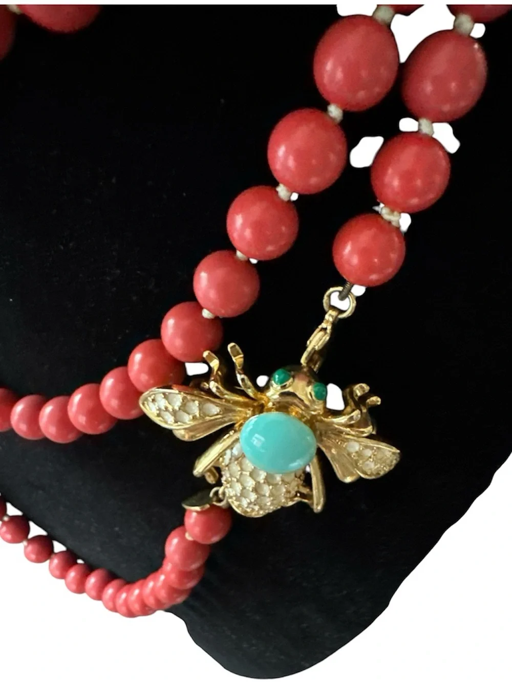 Stella & Dot La Coco coral tone beads Bee brooch charm EUC